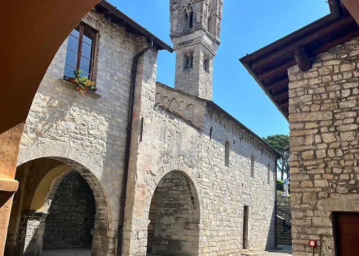 Lo Scorcio Sul 아파트 오수키오