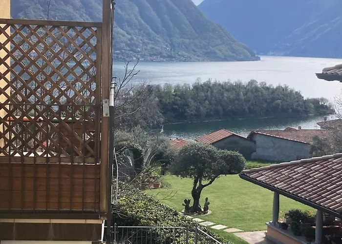 Lo Scorcio Sul アパート